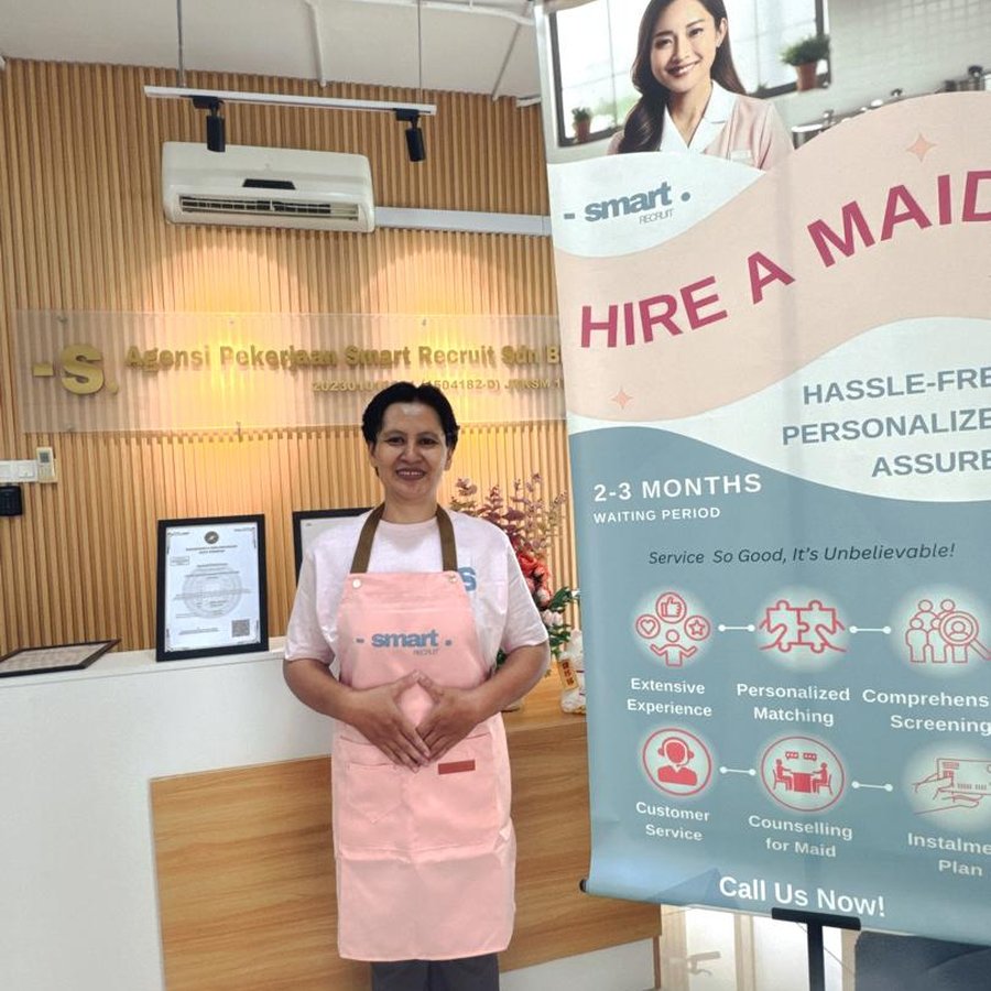 A helper at the Smart Recruit office before placement